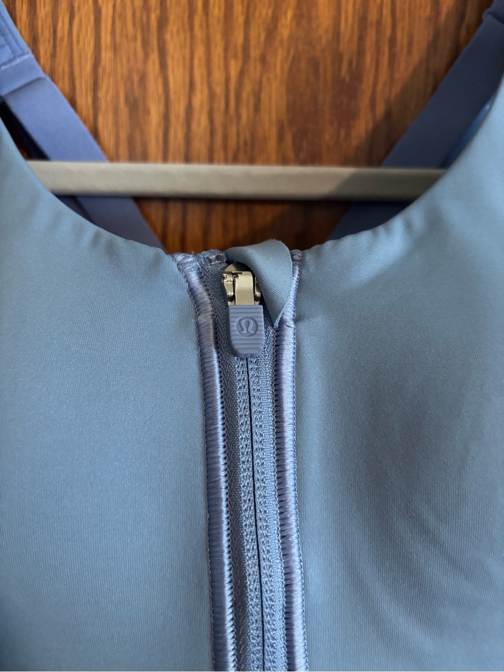 Lululemon Energy High Support Zip-Front Sports Bra Dreamy Blue 32DD / 32E - Picture 2 of 4